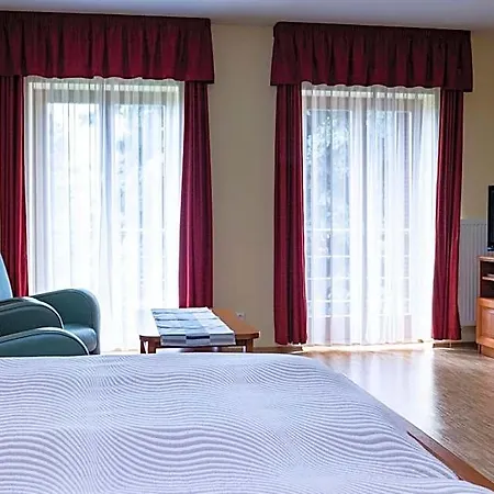 Pavilon Szálloda 3*