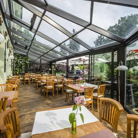 Pavilon Hotel Ricany (Central Bohemian)