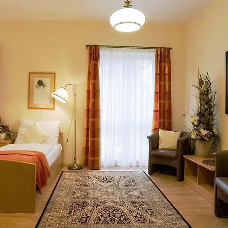 Pavilon Hotel 3*